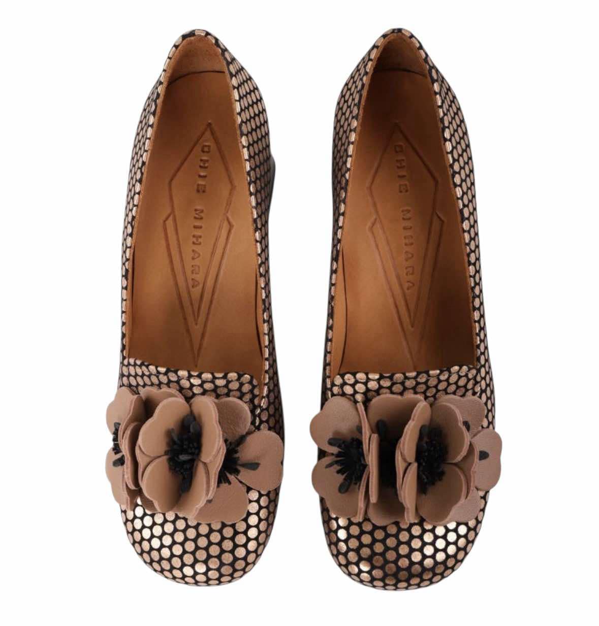 Chie mihara decollete' fiore in rilievo